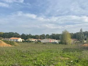 Vente terrain 605 m² à Fontaine-Française (21610)  45 000 €