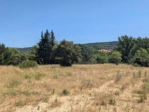 Vente terrain 1215 m² à Rustrel (84400)  165 000 €