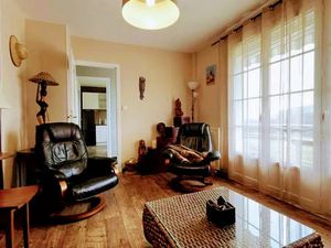 Location meublée maison 4 pièces 80 m² à Chissey-en-Morvan (71540)  950 €