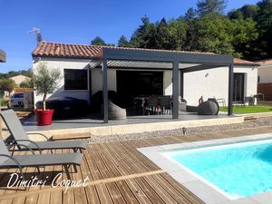Superbe villa RE 2020 de plain-pied avec piscine