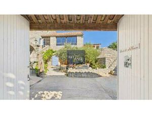 Mme. Laetitia Vincent