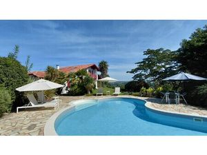 Maison de luxe à vendre à Briscous