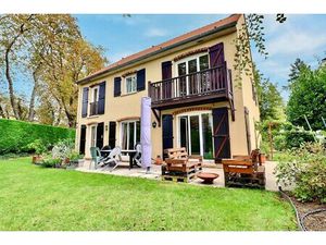 Maison de luxe à vendre dans le quartier Le Village