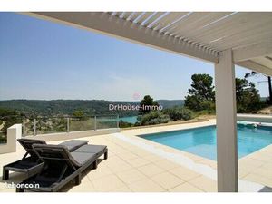 Villa 9 pièces 227 m²