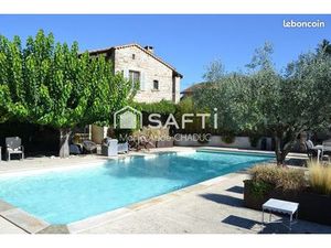 Mas 9 pièces 292 m²