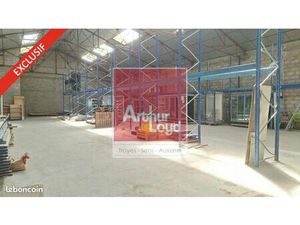 Local bureaux 900 m²