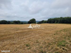 Terrain 75614 m² Le Rouget-Pers