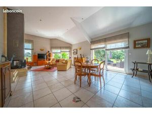 Maison 8 pièces 290 m²