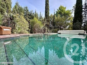 Maison 22 pièces 363 m²