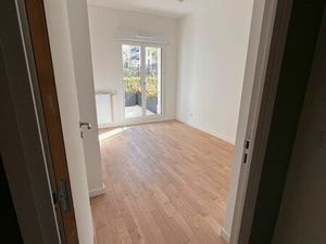 Location d'un bureau de 11.5m² ; 990 ttc/mois ; quartier du panorama  clamart