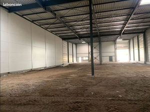 Local 916 m² SORBIERS