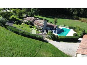 Propriété 5 pièces 140 m²