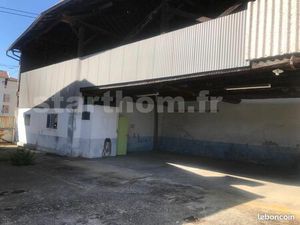 Local 165 m² BEAUREPAIRE