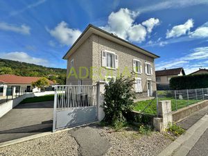 CESSIEU Centre  maison de village