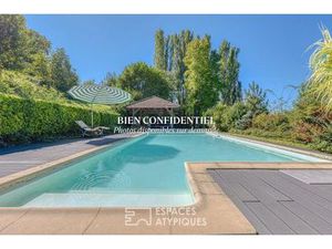 Maison de caractère avec piscine et vue