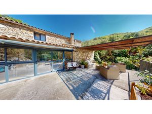 Superbe maison T5 dans les Cévennes – Alliance parfaite entre charme d’antan et confort mo