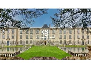 La Vie de Château dans un Appartement - Château du Douhet