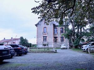 Vente propriété 15 pièces 237 m² à Puy-de-Serre (85240)  310 000 €
