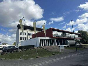 UNIEKE KANTOREN MET PARKING EN VERSCHILLENDE OPPERVLAKTES