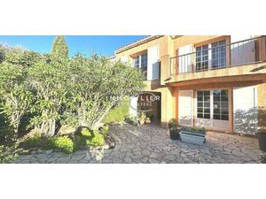 Maison avec piscine et terrasse La Croix-Valmer (83)