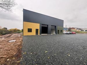 Local dépôt artisanal / industriel neuf 440m2