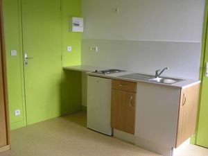 Location meublée appartement 1 pièce 15 m² à Tarbes (65000)  290 €