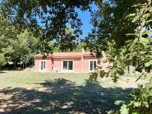 Maison récente T4 sur 8 500 m² de terrain