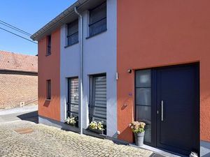 *OPTION*Maison de village 3 façades tout confort avec 2 cham