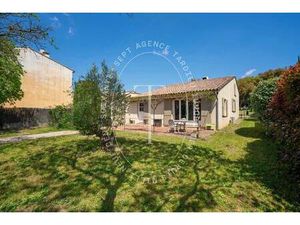 La Môle : Terrain constructible avec potentiel