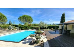 Maison avec piscine au calme