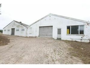 ENTREPÔT AVEC BUREAUX ET PARKING