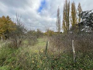 Vente terrain 1790 m² Saint-Jean-Saint-Germain (37600)