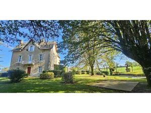 Maison avec piscine et jardin Pleuville (16)