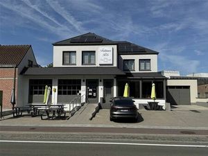 Immeuble commercial avec résidence