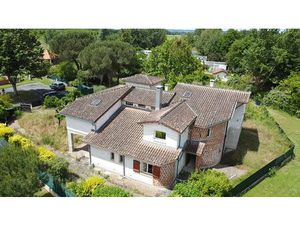 Vente maison 9 pièces 238 m² Rivières (81600)