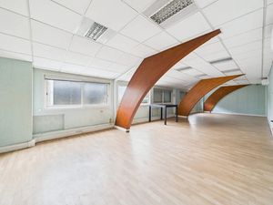Location locaux professionnels 69 m² à Wissous (91320)  750 €