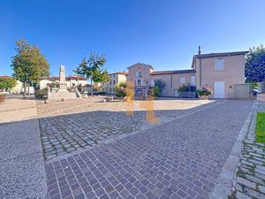 2 PIECES 43 45 M2 TERRASSE DE 6 25M2 CRAPONNE CENTRE