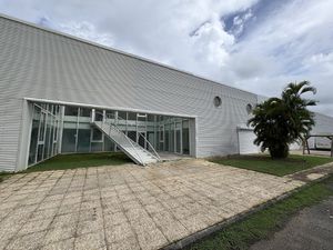 LOCAL COMMERCIAL 200M2 ZONE ARNOUVILLE