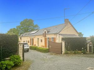 Opportunité rare : longère spacieuse au coeur de la campagne berrichonne  à deux pas de La