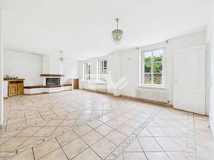 Vente maison 10 pièces 317 m² à Fismes (51170)  223 500 €