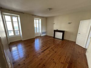 Vente appartement 4 pièces 79m2 Espalion 12500 - 160000 € - Surface Privée