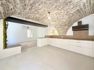 Vente maison de village 5 pièces 140m2 Bernis 30620 - 325000 € - Surface Privée