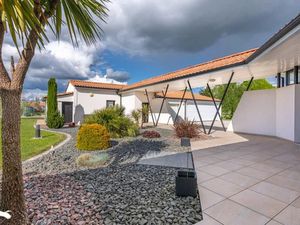 Vente maison 6 pièces 184 m² à Saint-Pierre-d'Eyraud (24130)  419 000 €