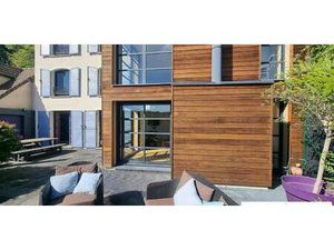 Maison contemporaine avec jardin et terrasse Buc (78)