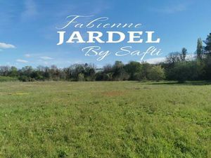 Terrain plat et viabilisé de 2 705 m² à Carsac-Aillac