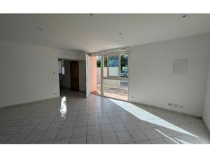 Location appartement  m² T-2 à Cabrières  665 €