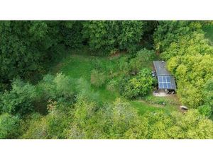 UNIEK DOMEIN MET OFF-GRID VAKANTIEWONING  SCHUUR EN 2 VIJVERS OP 1 HA 41 A