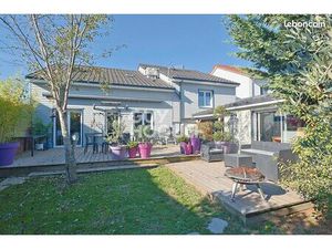 Propriété 7 pièces 163 m²
