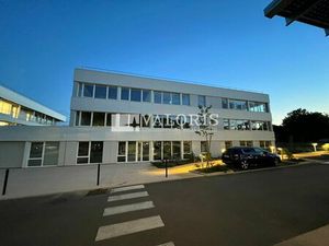 Location Local Professionnel 1 053m² EGUILLES 13510