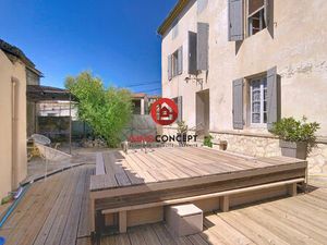 Location maison 6 pièces 150 m² à Pujaut (30131)